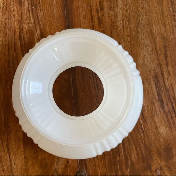 Vintage Milk Glass Ribbed Lamp Shade NWOT - Picture 2 of 7